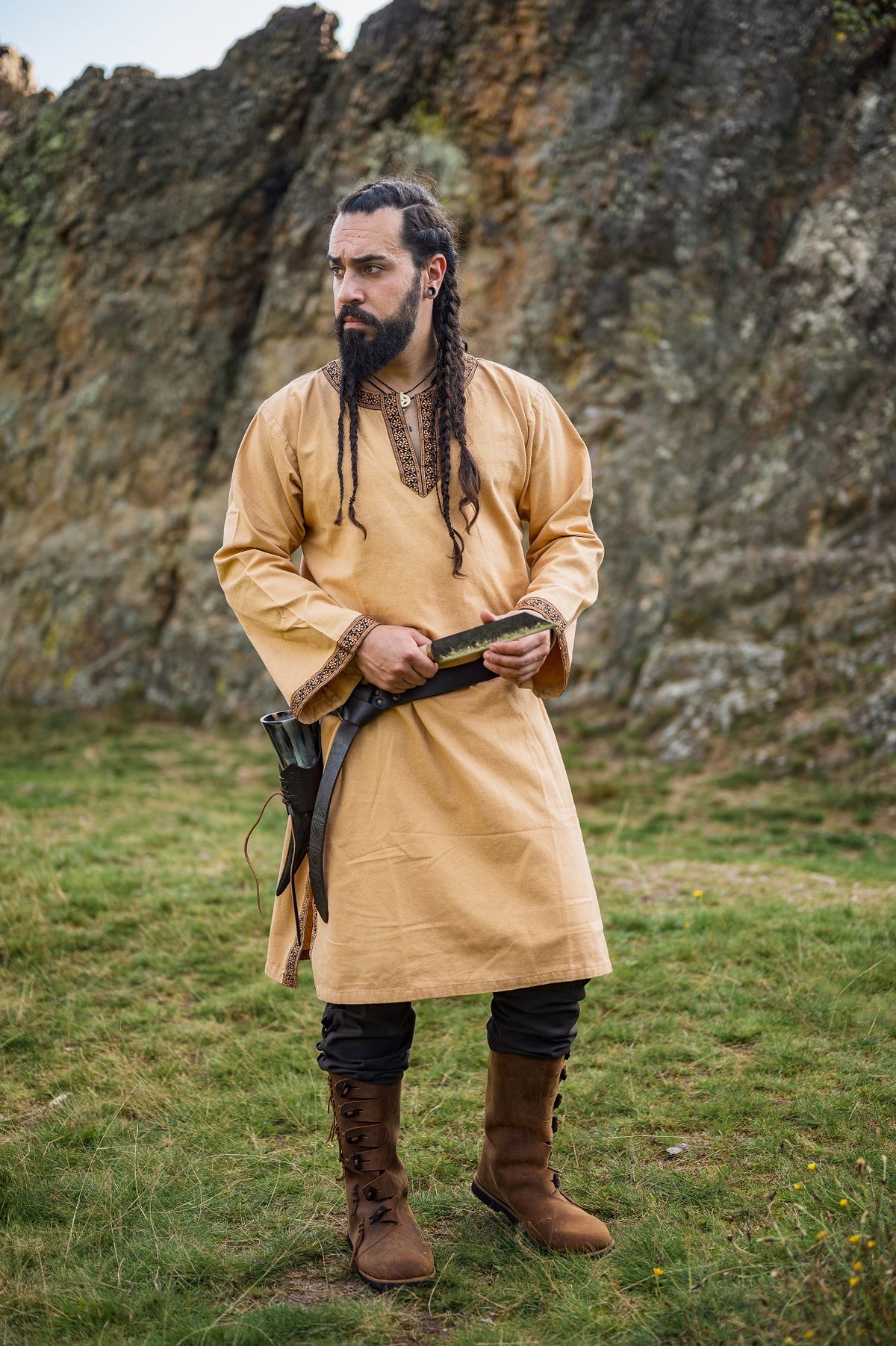 Tunique médiévale homme avec bordure – Halvor