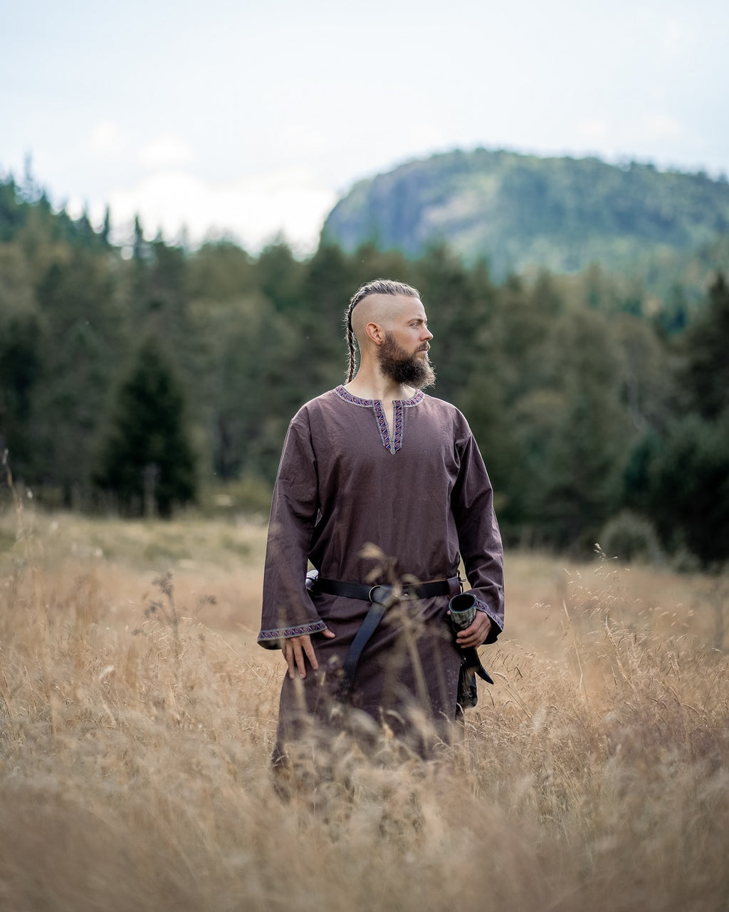 Tunique médiévale homme avec bordure – Halvor