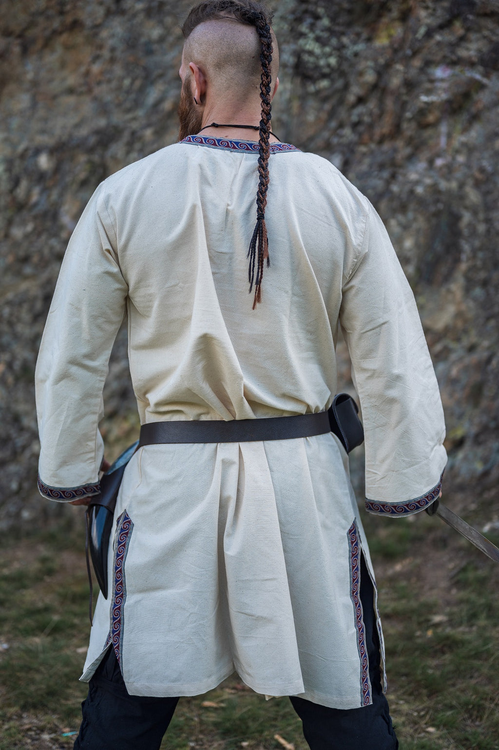 Tunique médiévale homme avec bordure – Halvor