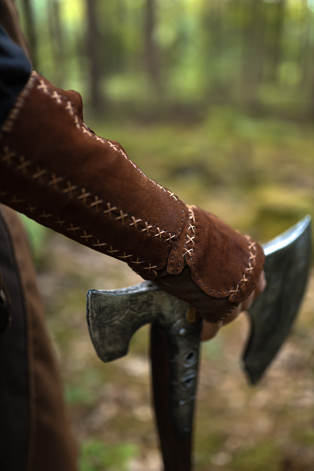 Mitaines médiévales en cuir – Terres Sauvages