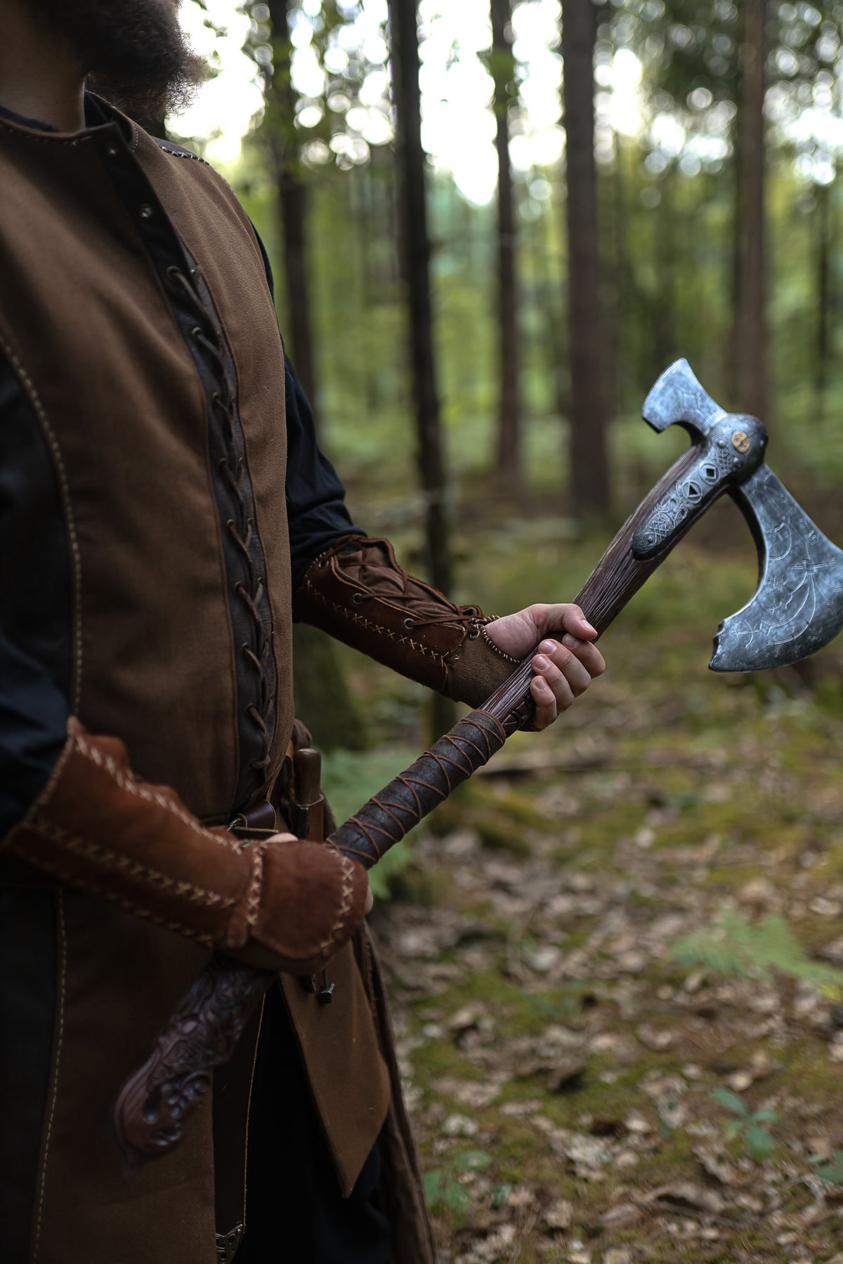 Mitaines médiévales en cuir – Terres Sauvages