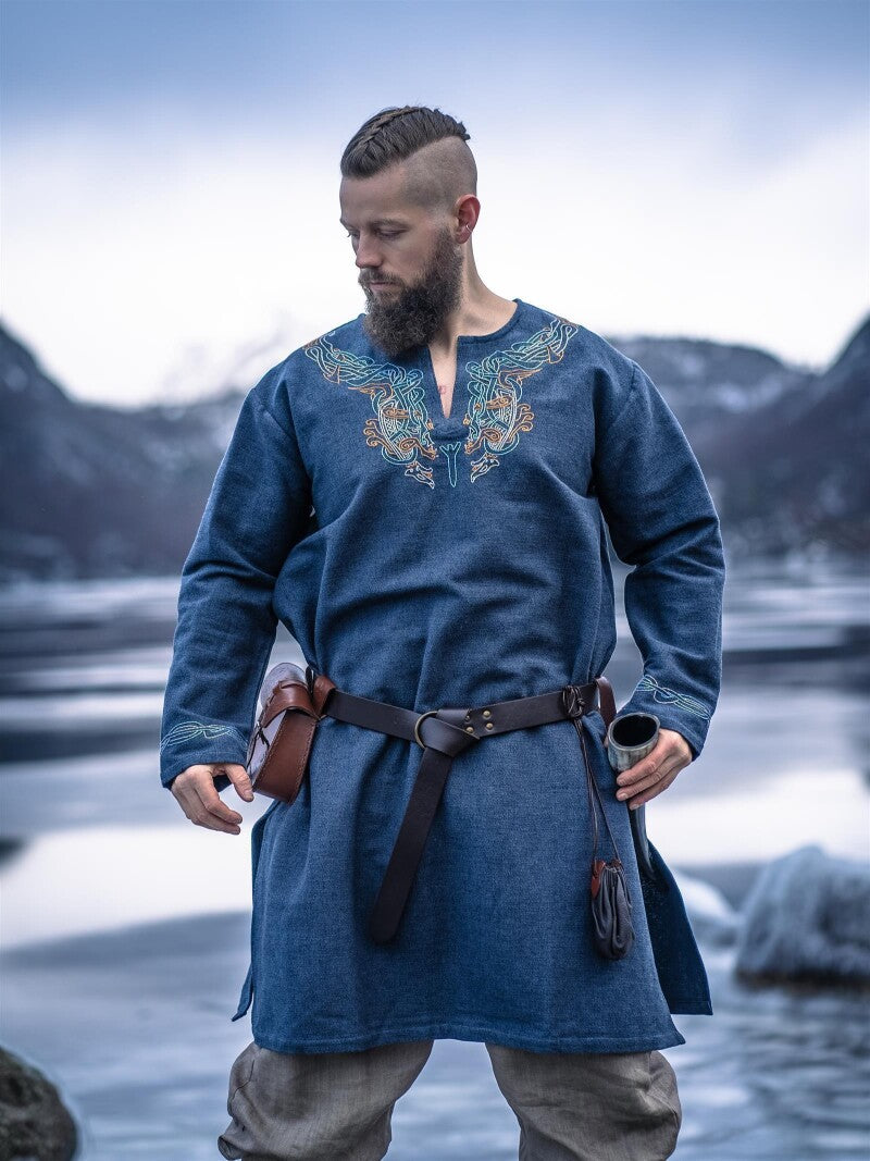 Tunique viking brodée à la main – Snorri