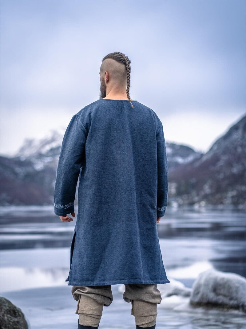Tunique viking brodée à la main – Snorri