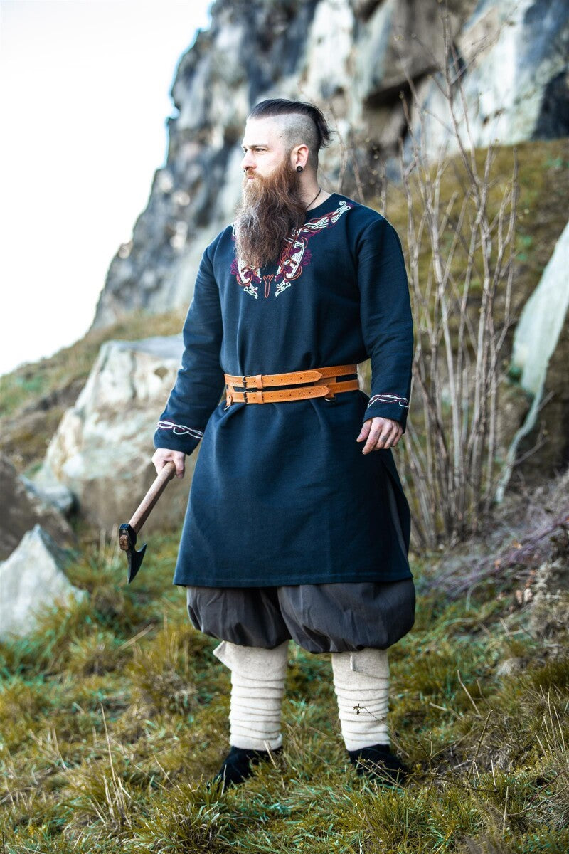 Tunique viking brodée à la main – Snorri