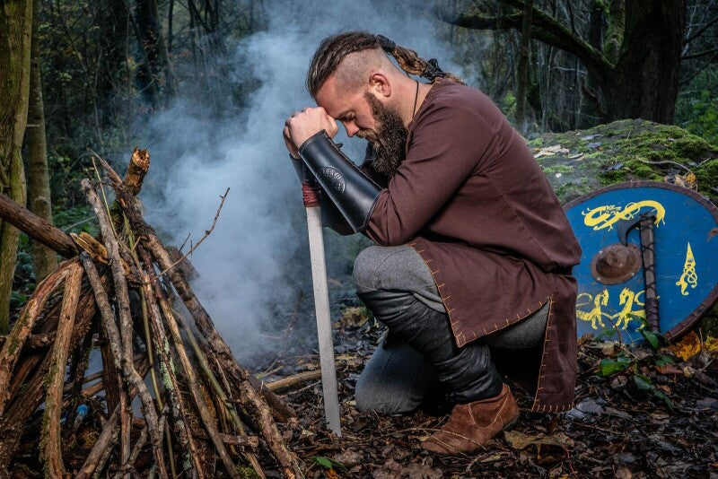 Tunique viking homme avec broderie – Erwin