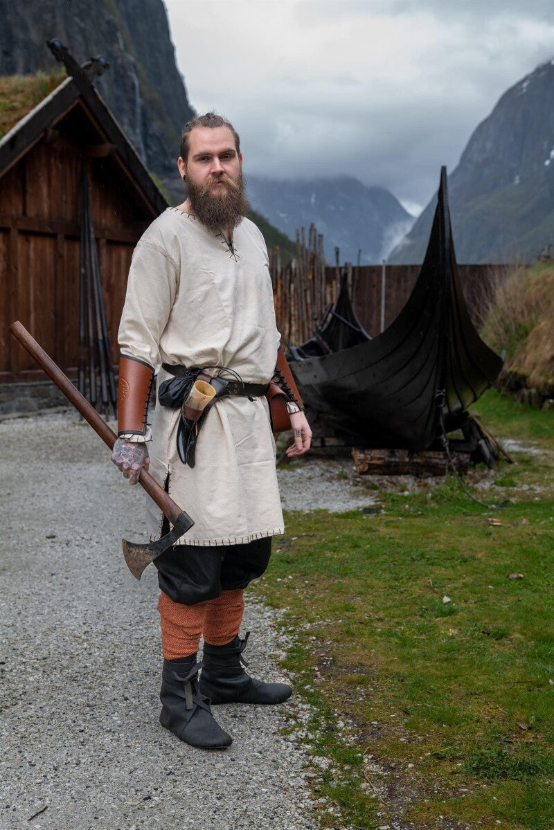 Tunique viking homme avec broderie – Erwin