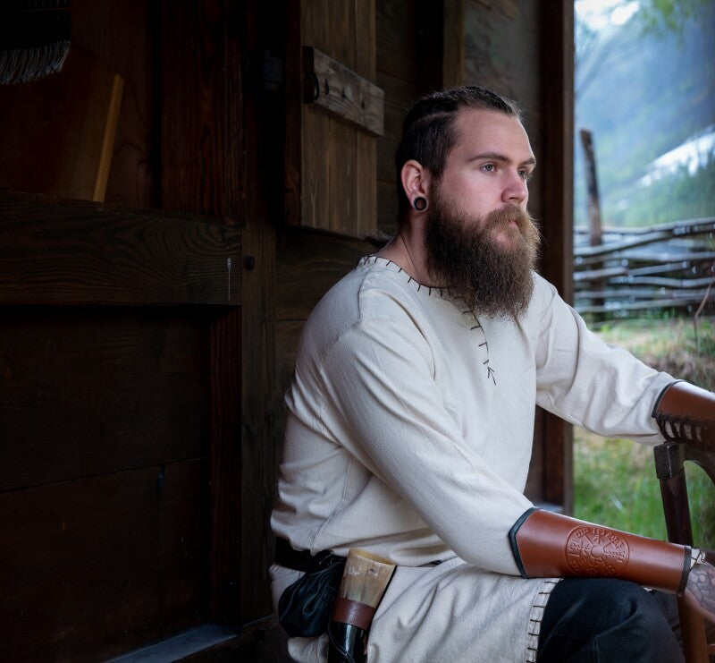 Tunique viking homme avec broderie – Erwin